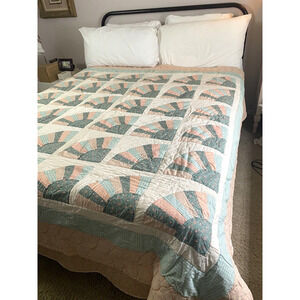 Vintage Arch Quilt Fan Bedspread Quilted White Peach Green 78"x80" Double Full